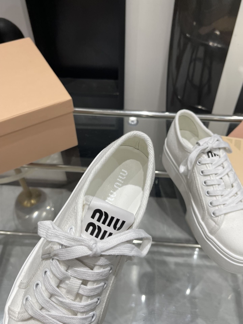 Miu Miu Casual Shoes